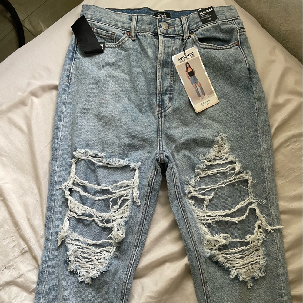 Super High Rise -ripped- Mom Jeans sz 7/28